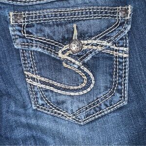 Silver Women's 28 X 32 Flare Faded Distressed Low Rise Blue Denim Jeans